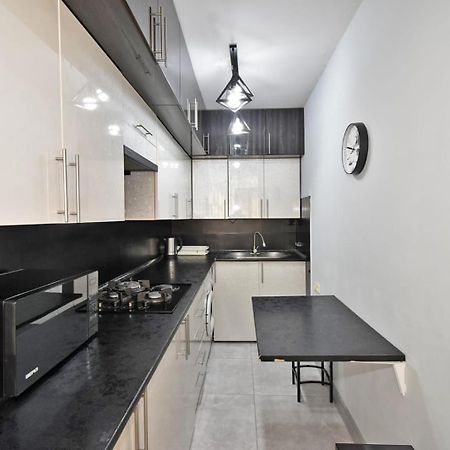 Luxury Spacious Apartment On Saryan Street.Centre Ереван Экстерьер фото